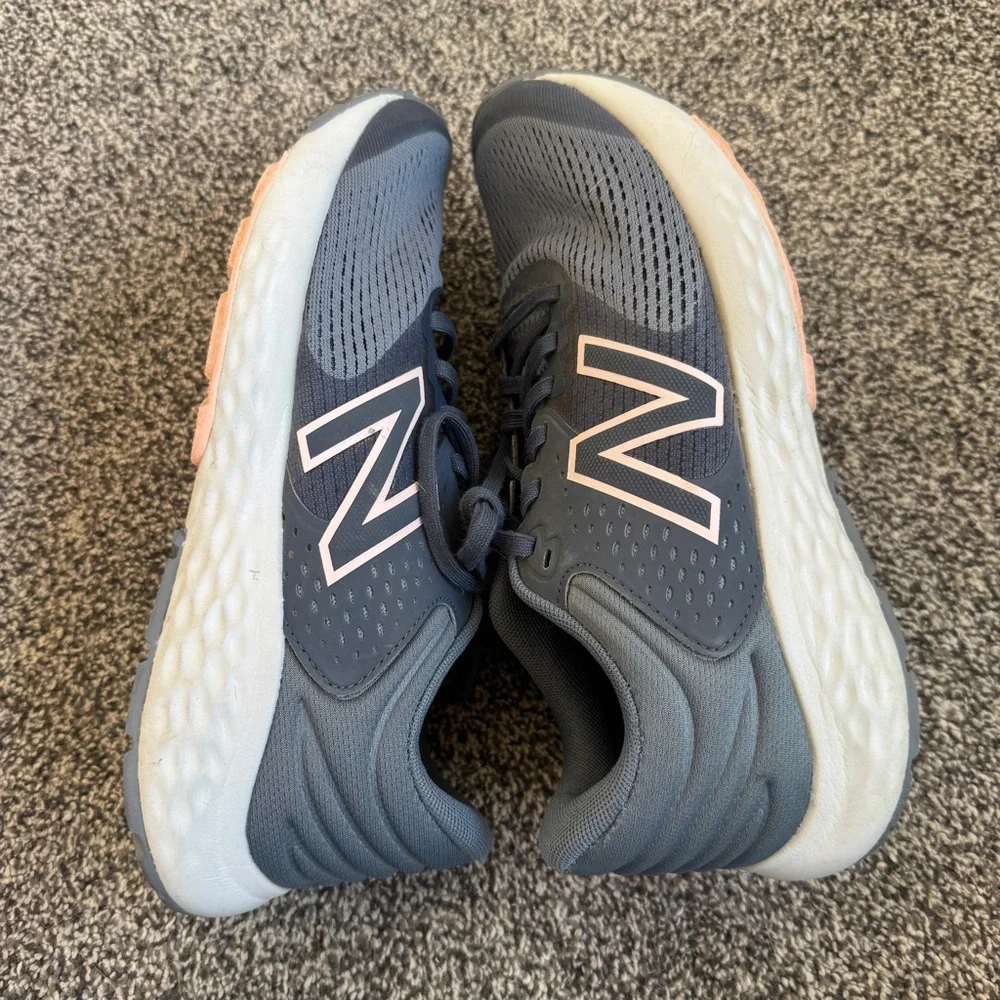 New Balance 520 Women’s Running Shoes Sneaker size 8